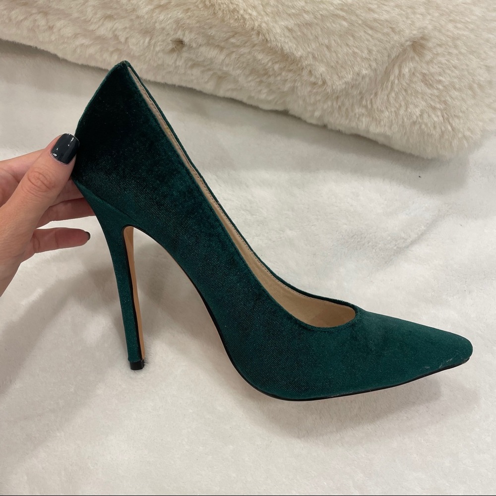 RAYE green velvet heel